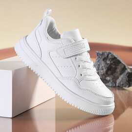 批发校园小白鞋皮面女童小白鞋2025新款男童运动鞋软底轻便小白鞋