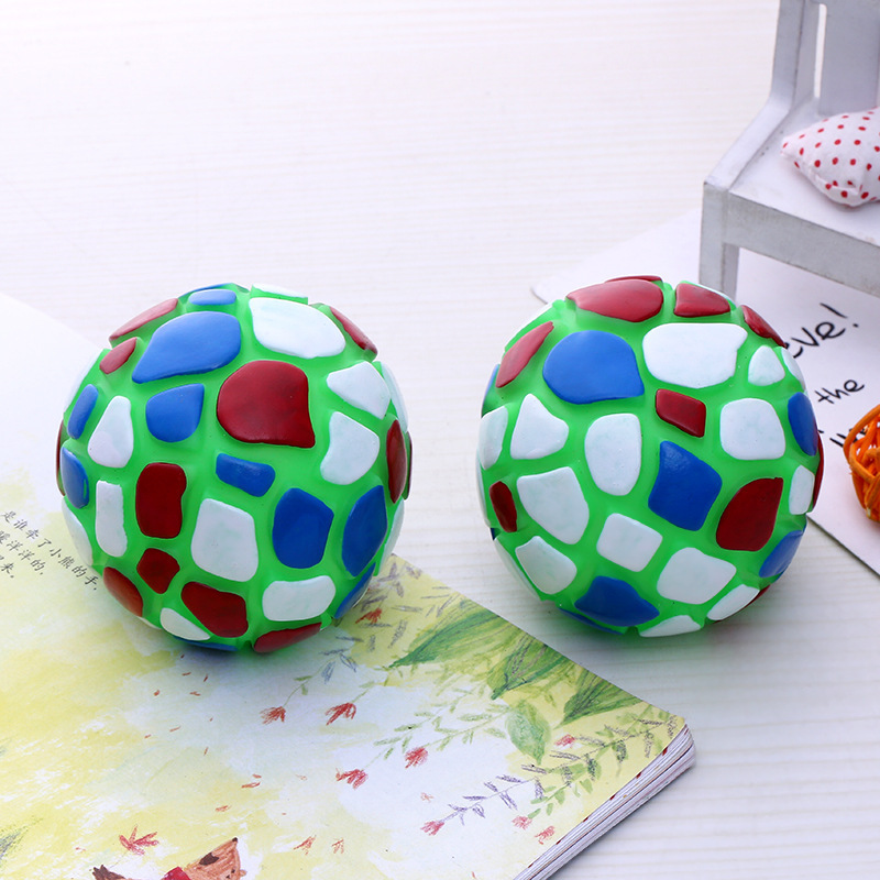 En stock perro al por mayor juguete molar perro mascota Limpieza de dientes entrenamiento Bola de piedra Bola de mordedura de perro aliviar la mordedura de congestión resistente y jugable