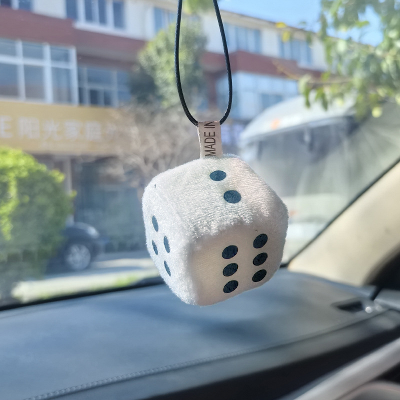 Colgante de accesorios de automóvil transfronterizo, colgante de automóvil, dados de felpa, colgante de automóvil, amor, Amazon