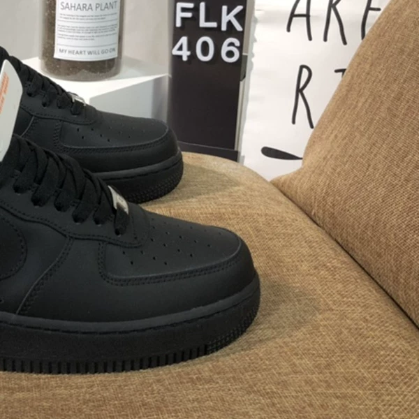 Air Force—Pure Black (First Layer Air Cushion)