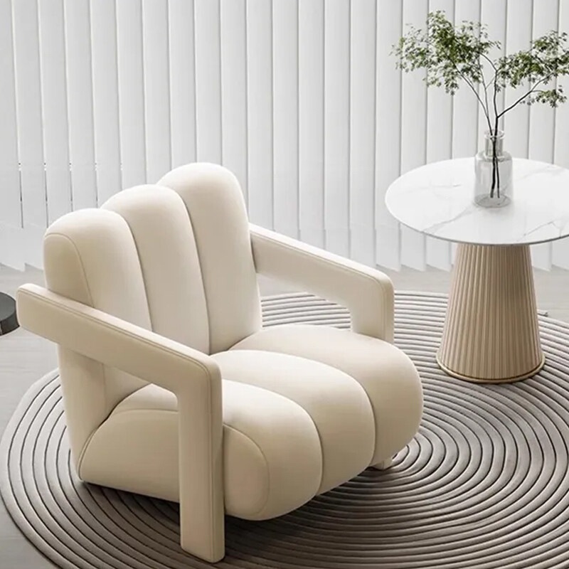 French-style, minimalist, and luxurious cream-colored single sofa, ideal for small apartments, leisure areas, beauty salons, and reception and meeting areas