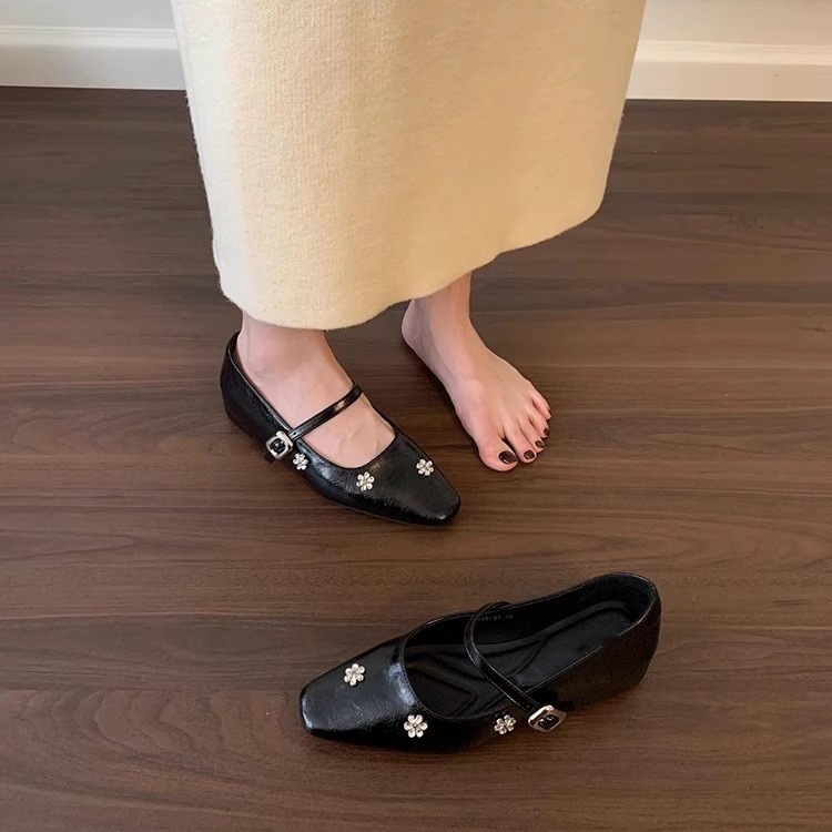2025 New French Style Niche Soft Sole Elegant Square Toe One-Strap Floral Shallow Mary Jane Shoes_vogvips.com