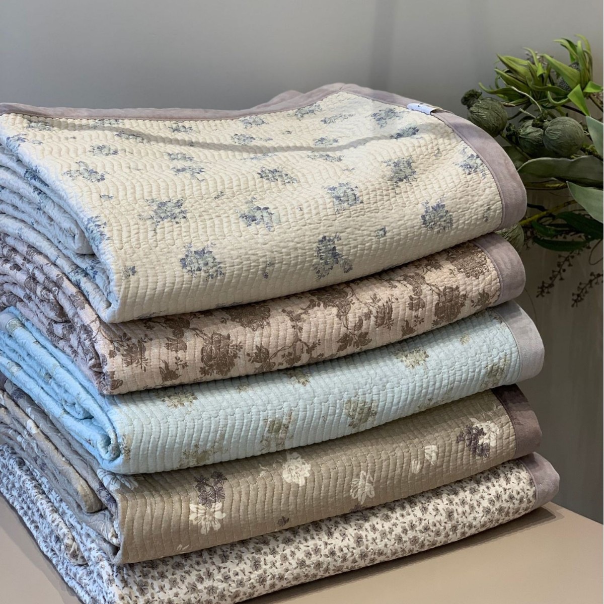 韩国大鹅卡司绒床盖秋冬ins风绗缝床盖加厚保暖床盖双面可用床单