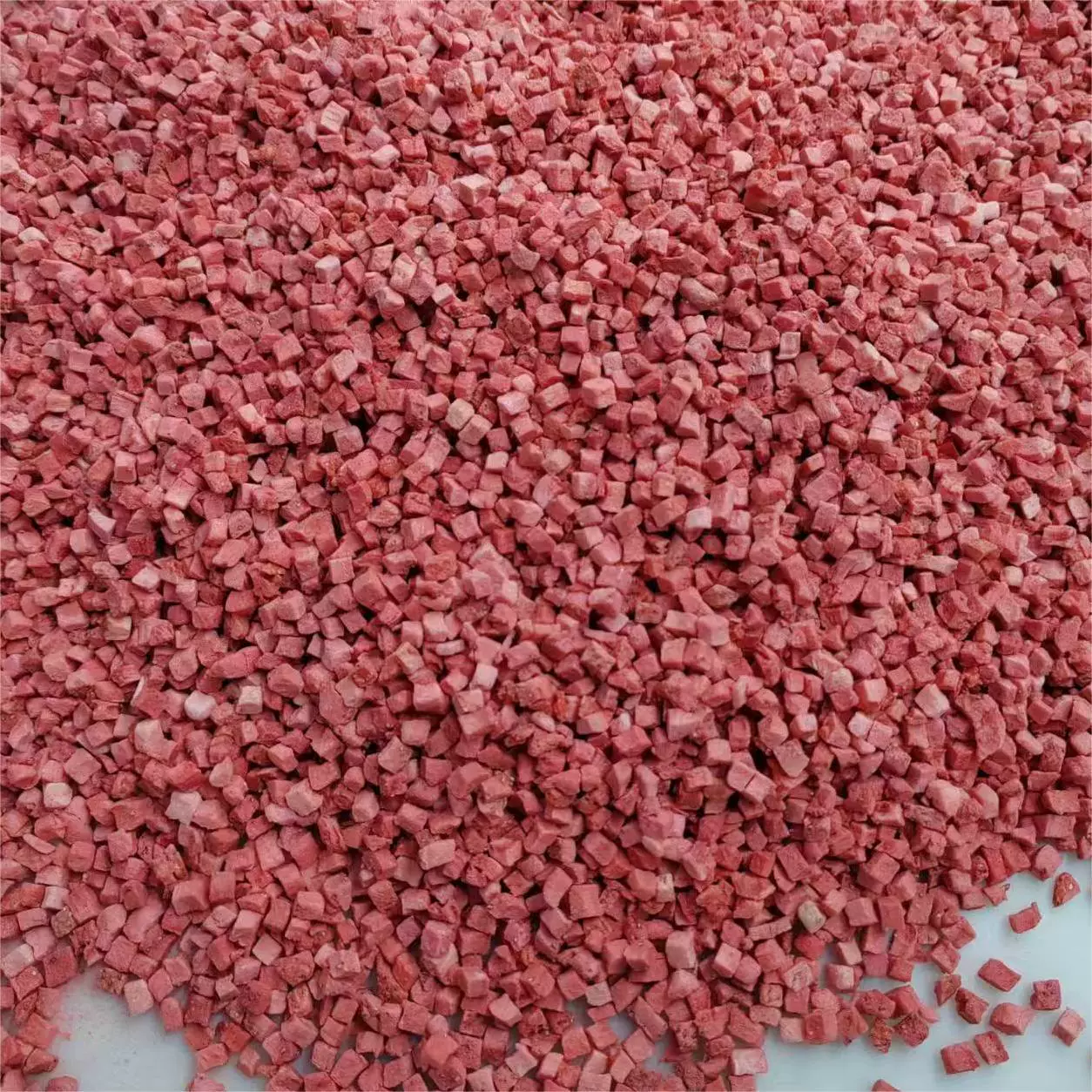Freeze-dried Strawberry Pack, 20 g, Fruit Snack Cubes — Single Pack Options