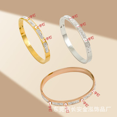 カードの女性のステンレスのブレスレットは満天の星の高級感に満ちています。