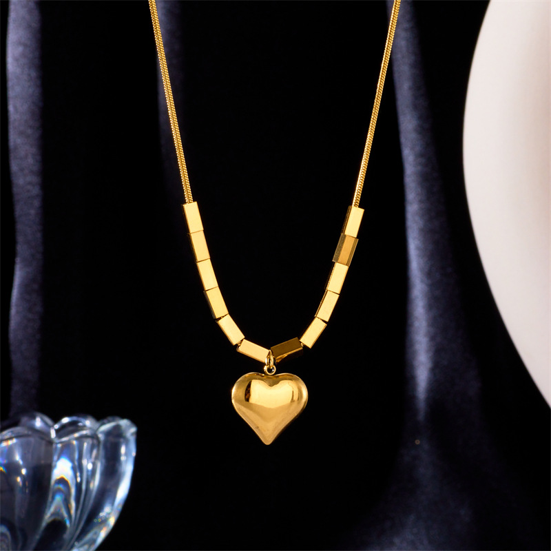 fashion simple geometric square heart-shaped titanium steel necklace