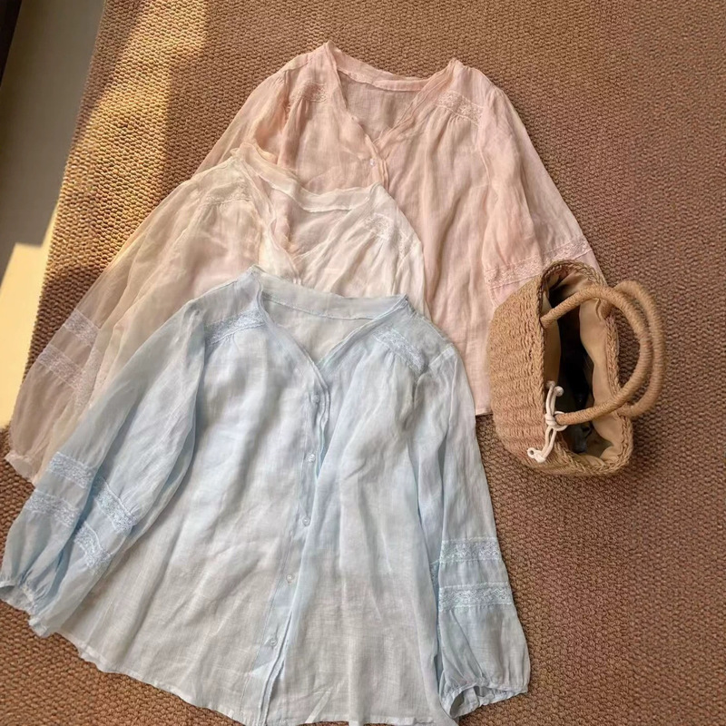 Summer new ramie solid color fresh and artistic V-neck lace spliced lantern sleeve blouse, lightweight, slimming, versatile style Summer new ramie solid color fresh and artistic V-neck lace spliced lantern sleeve blouse, lightweight, slimming, versatile style
