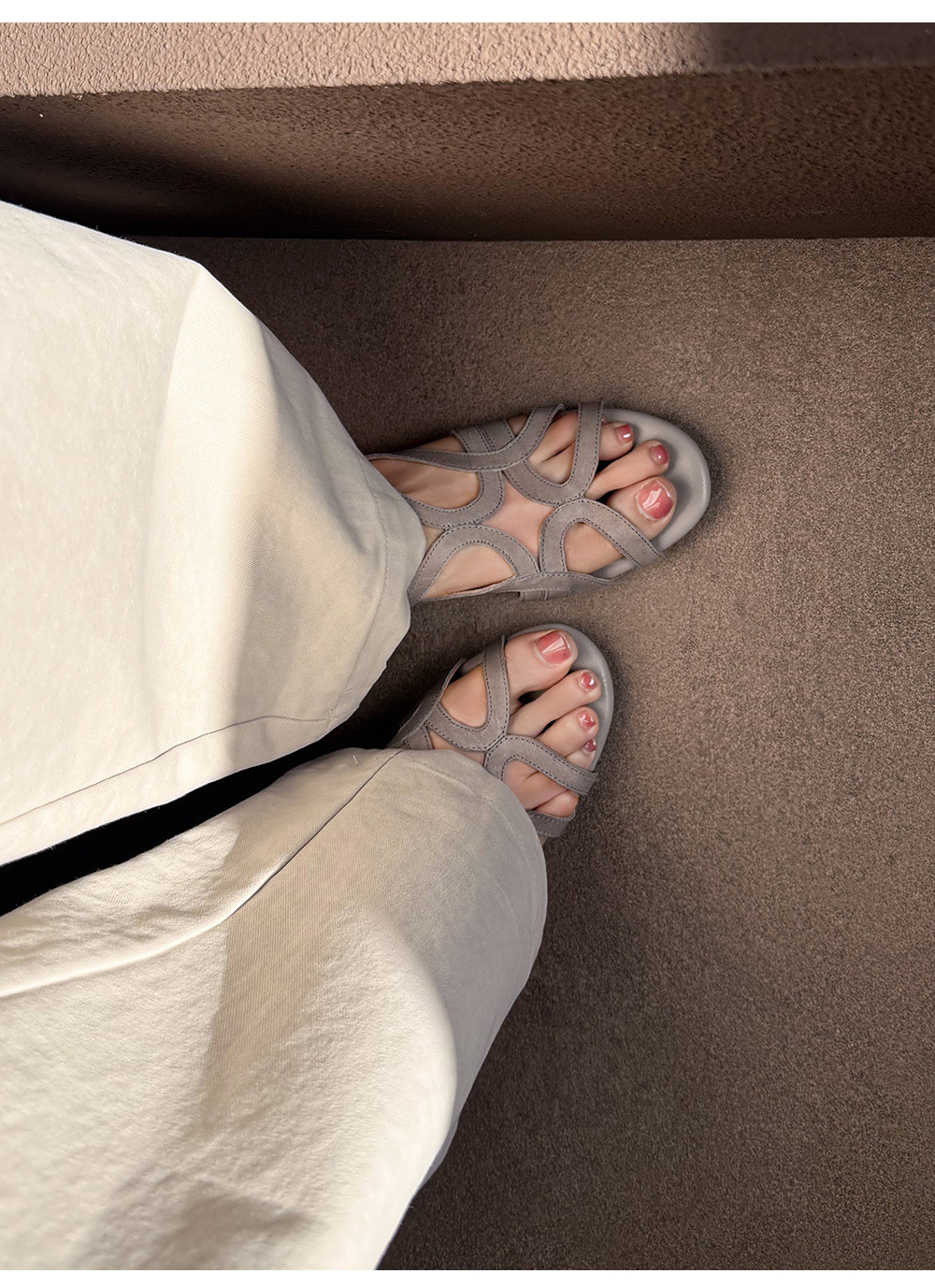 Dép sandal nữ quai chữ V da bò thật, gót thấp 4 cm, hở ngón, phong cách thời trang dạo phố — Hồng nhạt chi tiết 11