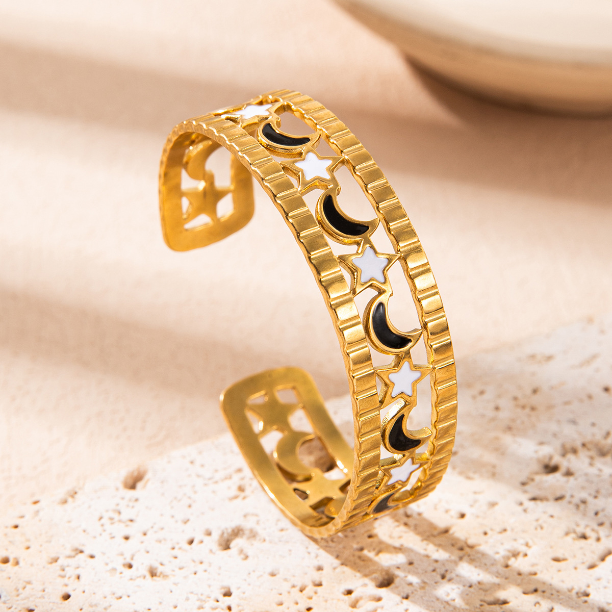 18K Gold Plated Plating Material Retro Classic Style Star Moon 304 Stainless Steel 18K Gold Plated Cuff Bracelets In Bulk