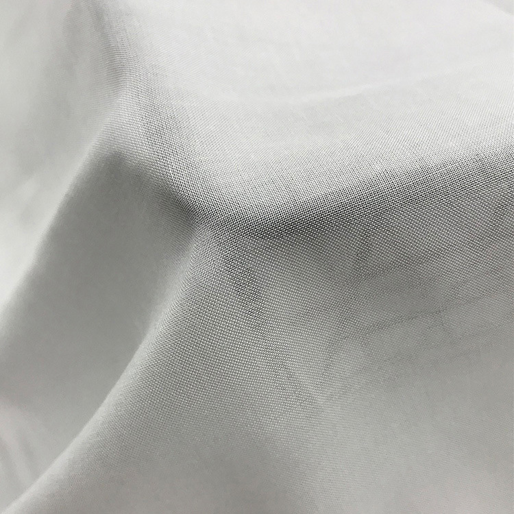 Al por mayor 60 * 60s 55gsm tejido transpirable teñido 100% viscose tela de rayon forro de camisa