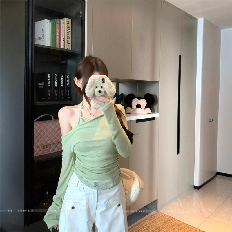 Tongiiuu 尤莉Doll 假两件斜肩荡领长袖T恤女蕾丝挂脖打底衫上衣|undefined