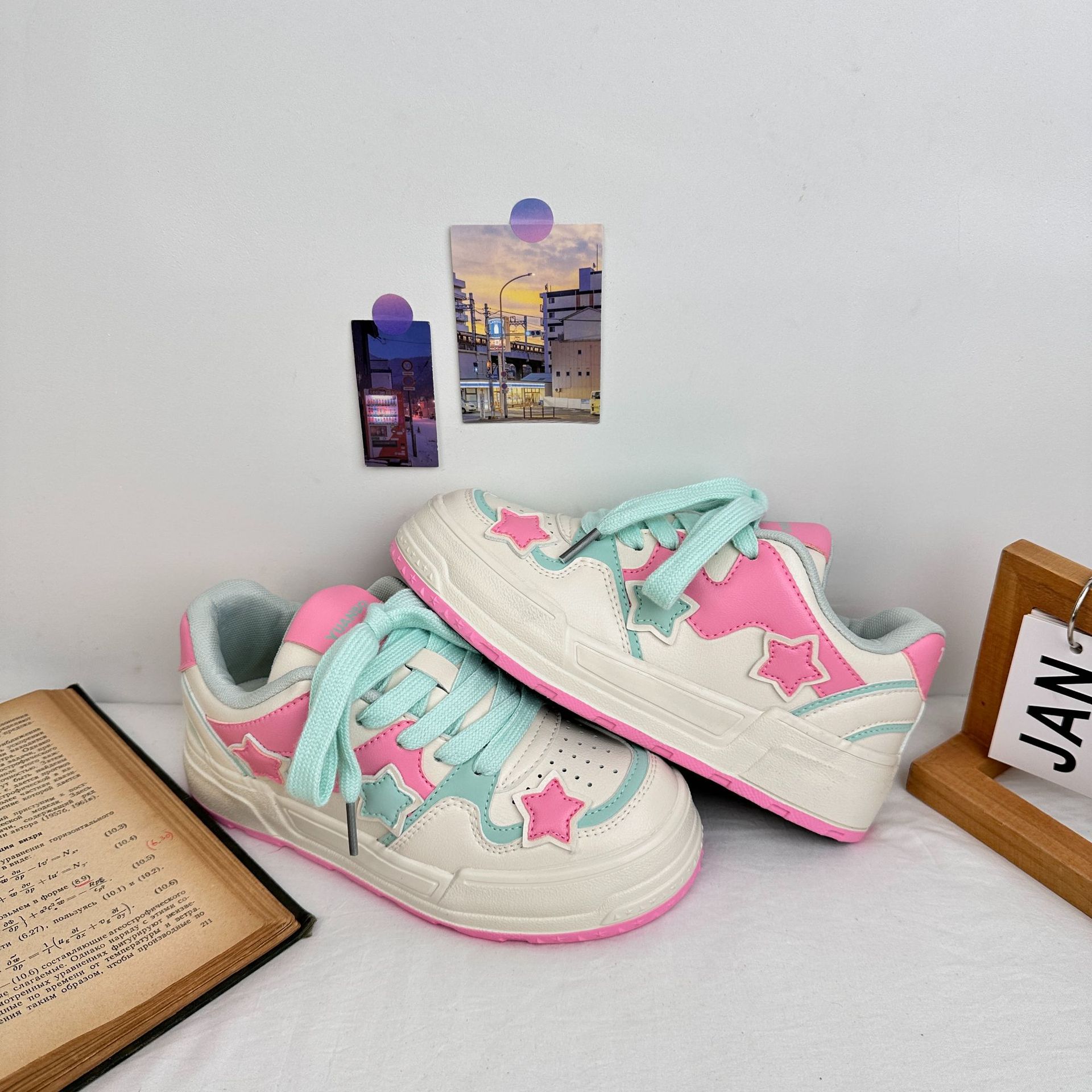 Far Wave 2025 Spring New Student Little White Shoes Zapatos de deporte de todo fósforo de uso exterior de mujer Estilo de Hong Kong Harajuku Zapatos deportivos de mujer
