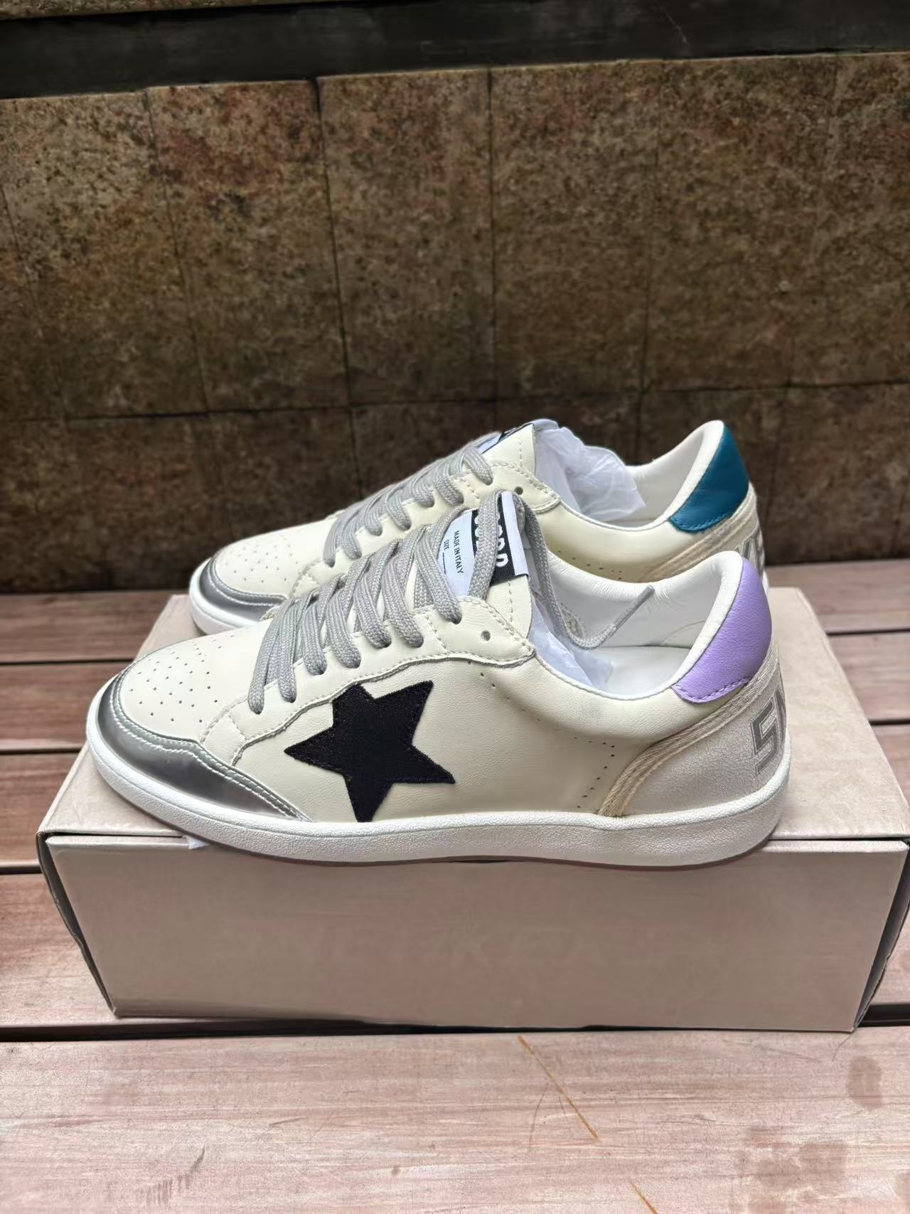 Corea del Sur viejos estrellas pequeños zapatos sucios hombres y mujeres con el mismo estilo retro casual deportes pequeños zapatos blancos 2025 nuevos zapatos sucios