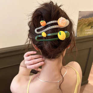 ���Ȥζ���wˮ������A��Ů�ļ��߼��к��X�ך��|�P�l�A��һ�֊A