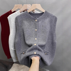 ユニークな洋風の襟の麻花のセーターの女性の小さい子の2024秋冬の修身の短いファスナーのニットのカーディガン