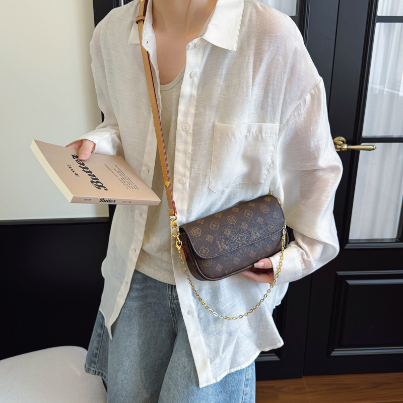 Bolso de impresión de alta sensación para mujeres 2025, nuevo lujo ligero retro bolso de cinturón pequeño bolso cuadrado, cadena de moda bolso de hombro bajo la axila
