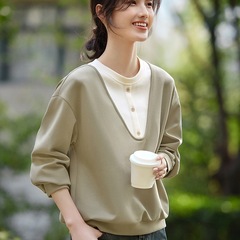 シンプルな衝突色の偽の2つのガーディアン女性2025年春の新しいデザイン感のユニークな上着