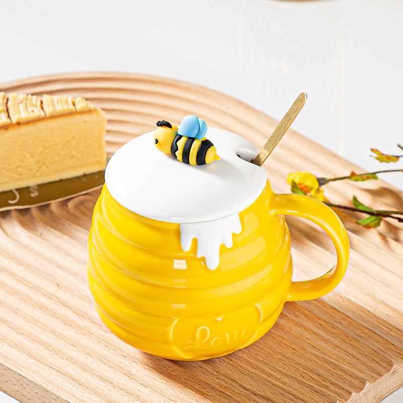 Cute Little Bee Ceramic Mug with Lid and Spoon Cartoon Coffee Cup Students Children's Breakfast Milk Drinking Cup
