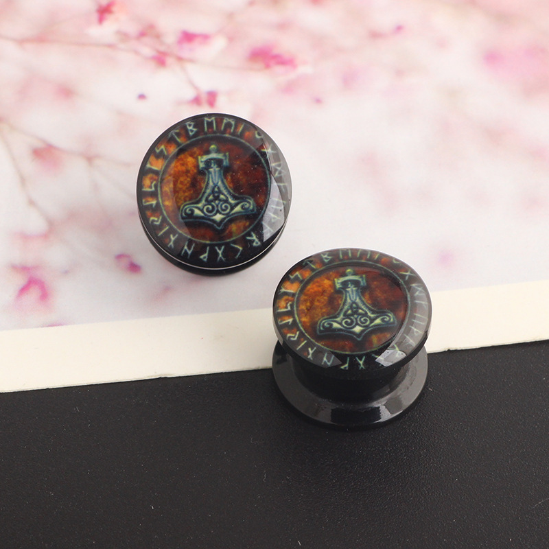 Pointed titanium steel lip stud product view