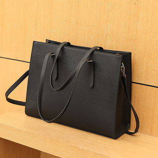 2023 new European and American laptop bag cross pattern women's bag multi-interlayer shoulder bag elegant all-match briefcase