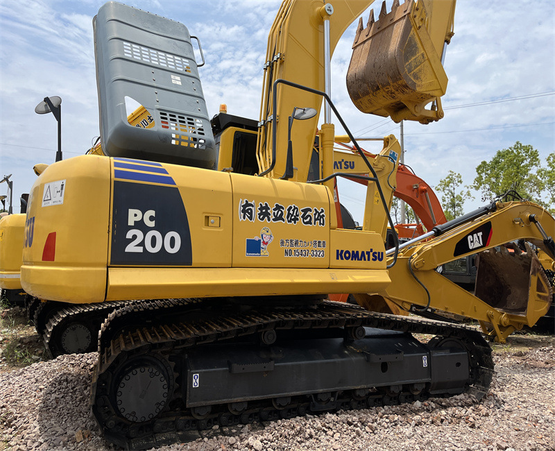 Exportación de Bielorrusia de segunda mano Komatsu 200 220 360 excavadora en stock suficiente garantía de calidad image 5