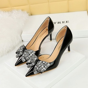 638-AH21 Korean Edition Banquet Women's Shoes High Heels, Thin Heels, Shallow Notched Pointed Side Hollow Lacquer L