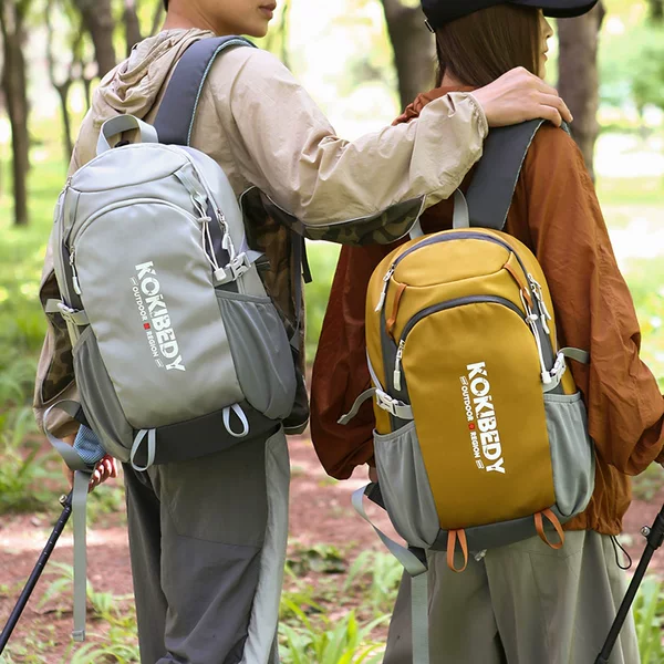 New high school student backpack, designed for everyday use, reducing the burden of carrying heavy items, suitable for commuting, with large capacity, simple design, and intended for export