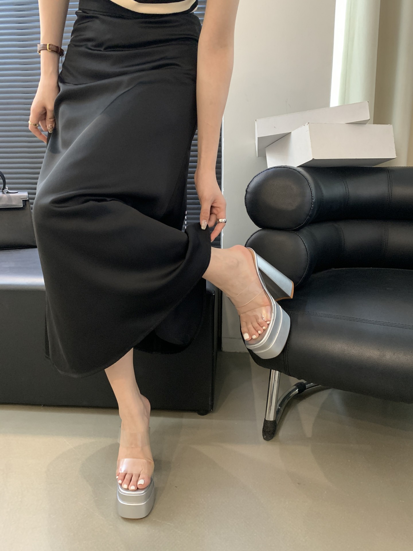Sandal cao gót nữ hở mũi đế dày trong suốt đính đá rhinestone gót 15 cm — Màu đen chi tiết 21