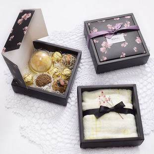 Customized High-End Christmas Gift Box Cardboard Material Customized Logo Flip Packaging Box Holiday Promotion Gift Box