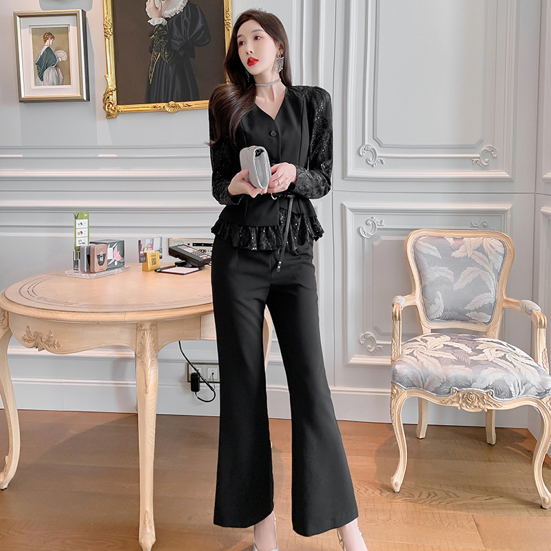 Bộ đồ nữ hai mảnh thắt eo kiểu mới mùa xuân, trẻ trung tôn dáng — Màu đen