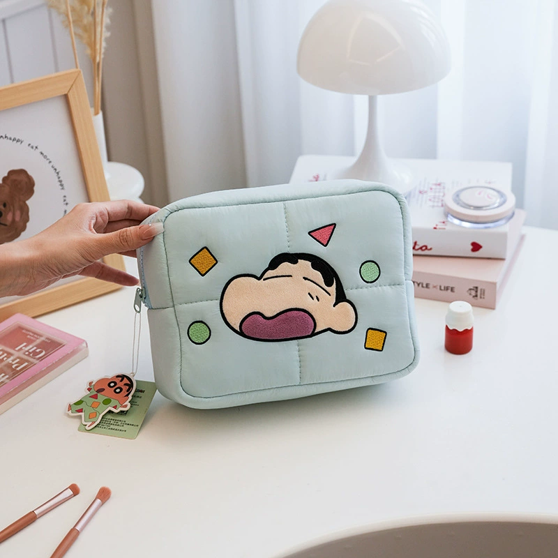 Косметичка Sanrio стеганая с синтепоном-наполнением, просторная дорожная организация, рисунки с героями