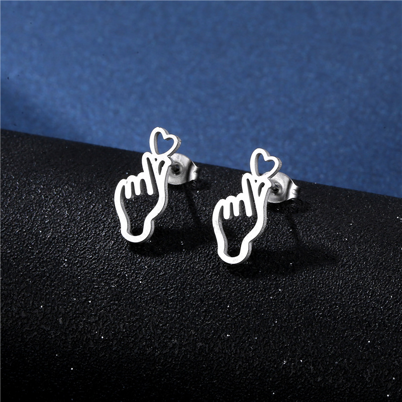 Simple fashion hollow gesture heart-shaped stainless steel clavicle chain earrings set