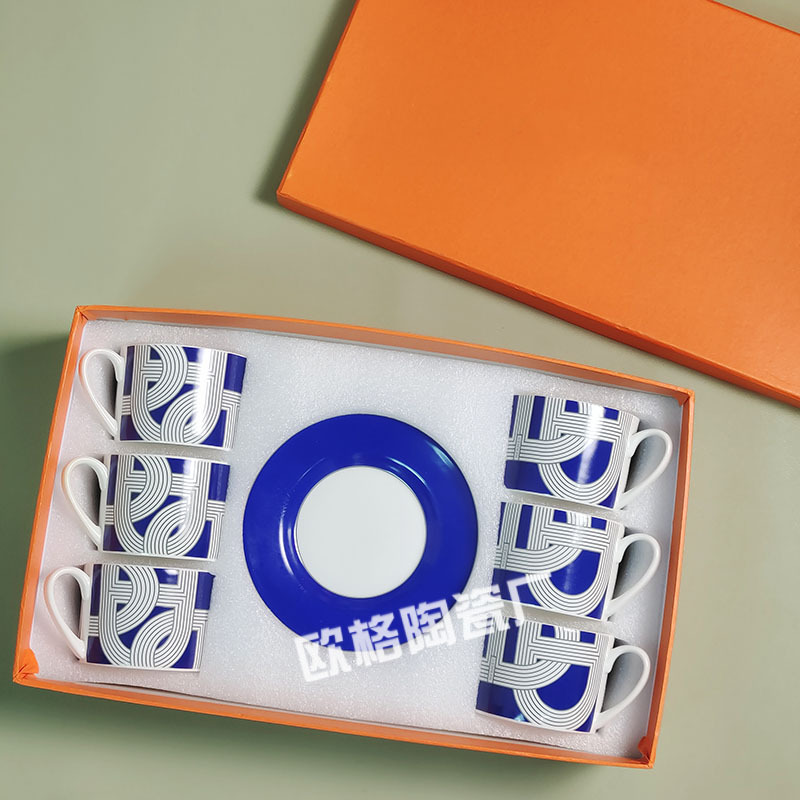 Conjunto de café de porcelana de hueso europeo transfronterizo, tazas de pareja, seis tazas, seis platos, 3 regalos caseros de té de la tarde retro de lujo