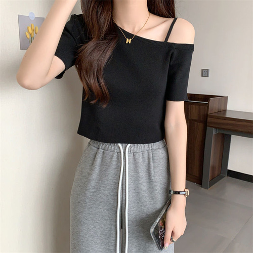 Summer 2023 new slant collar short-sleeved T-shirt for women ins trendy design niche short sexy off-shoulder knitted top