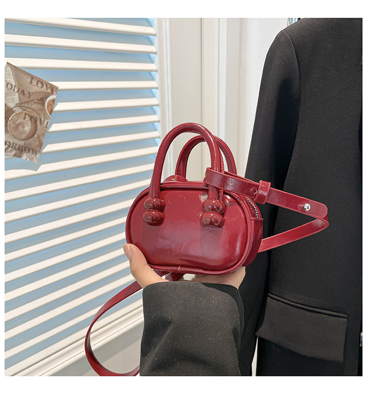 2025 New European and American retro handbag, mini pillow bag for women, fashionable crossbody bag, summer lipstick bag for women undefined