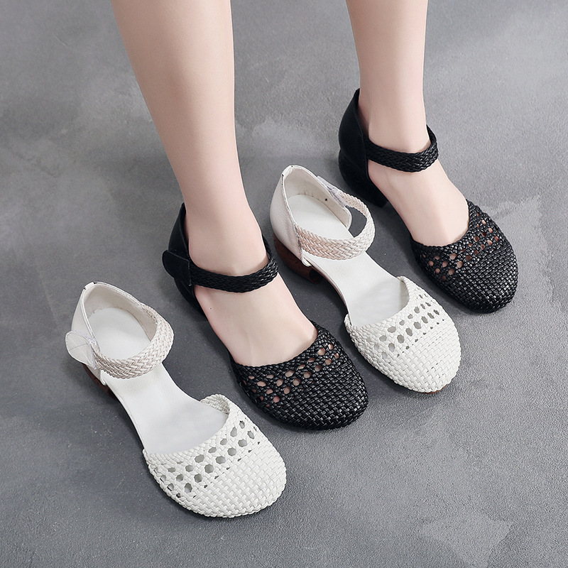Ethnic-style Women's Shoes 2025 New Arrival Summer Closed-Toe Breathable Sandals for Ladies, Featuring Chunky Heels and a Fashionable Woven Hollow Design
