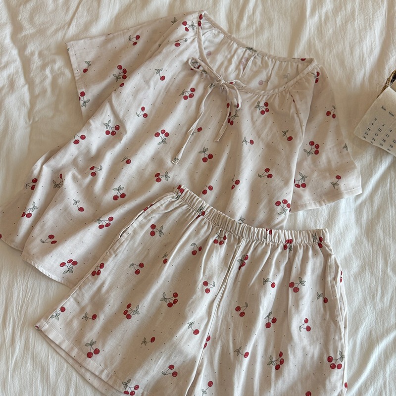 Class a All-Cotton Spring and Summer Double-Layer Cotton Gauze Pajamas for Women, Round Neck, Cherry Print, Short-Sleeved Shorts, Student Pure Cotton Loungewear Class a All-Cotton Spring and Summer Double-Layer Cotton Gauze Pajamas for Women, Round Neck, Cherry Print, Short-Sleeved Shorts, Student Pure Cotton Loungewear