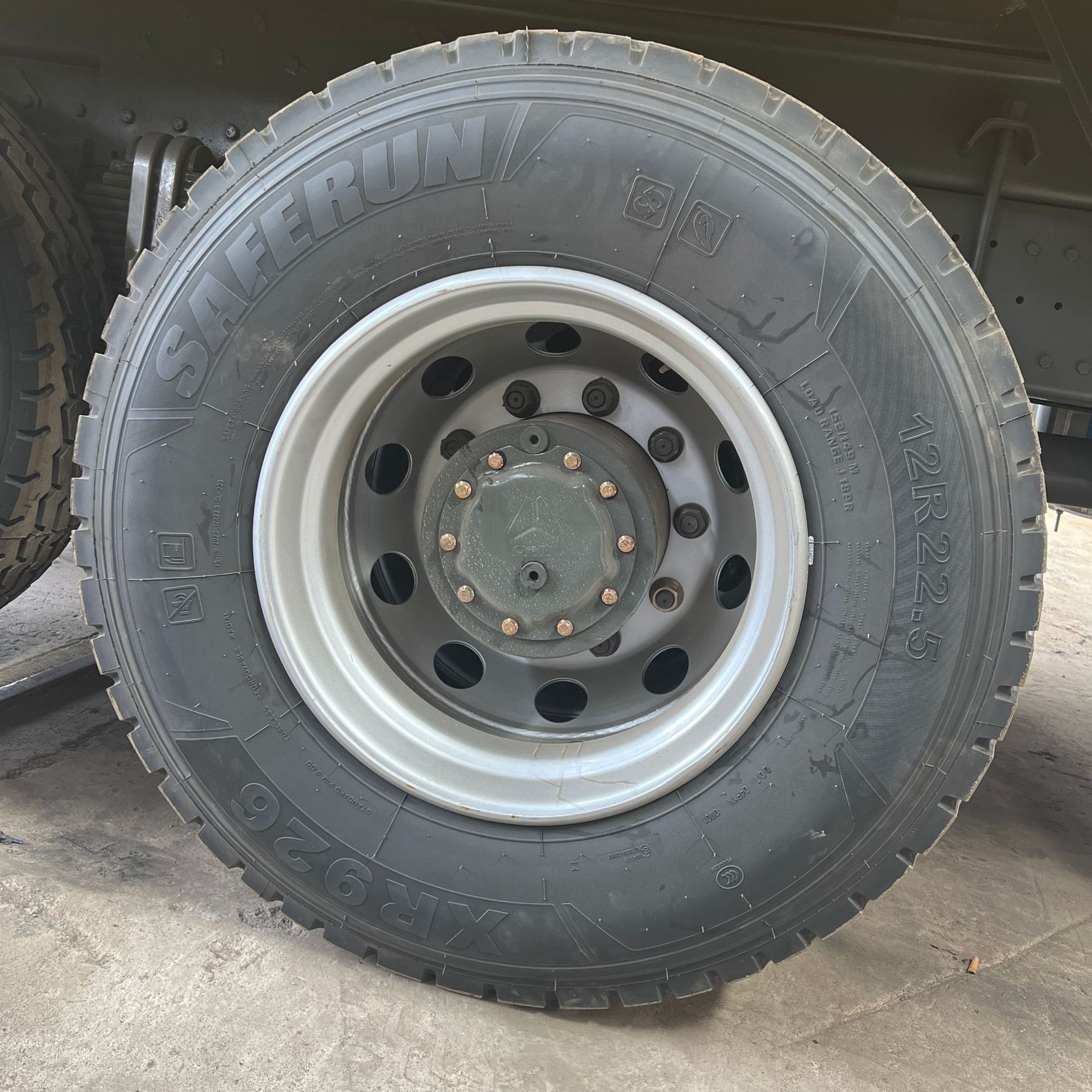 Exported to Africa and Central Asia: Sinotruk Howo Nx8X4 Dump Truck, 10-Wheel Earthmoving Dump Truck, Front Four Rear Eight