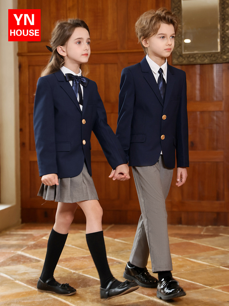 Uniformes escolares para estudiantes de primaria y secundaria