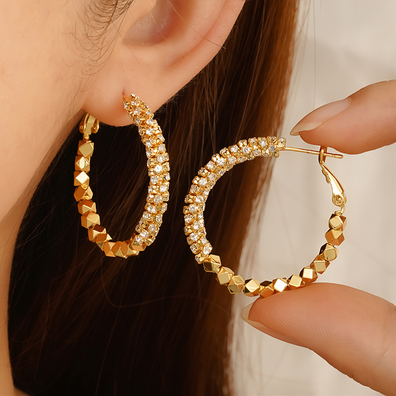 Luxurious Geometric Gold Stud Earrings With Diamond Accents_voghion.com