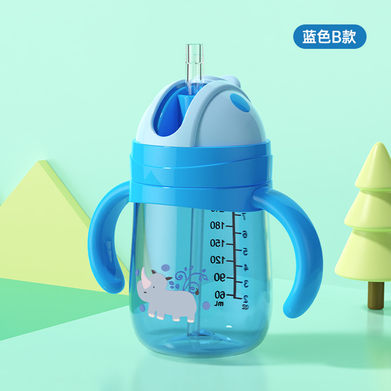 Inglés caja de dibujos animados bebés taza de bebida PP anti-caída taza de agua a prueba de fugas con mango gorra de boca de pato taza de bebida directa al por mayor