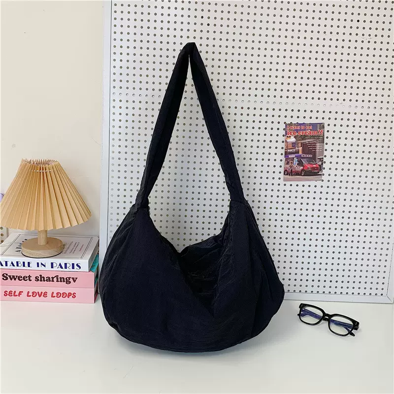 斜挎包女日系简约大容量饺子包轻便慵懒风单肩包大学生纯色上课包