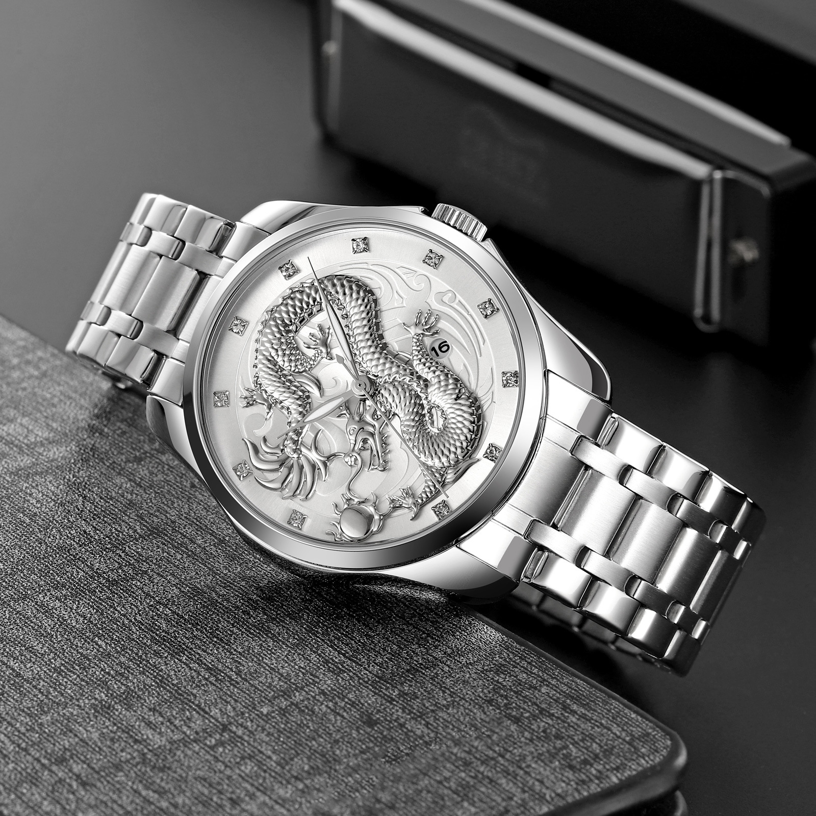 Momento de los Estados Unidos China Fenglong Totem relieve reloj de hombre correa de acero reloj de negocios calendario reloj de cuarzo comercio exterior al por mayor