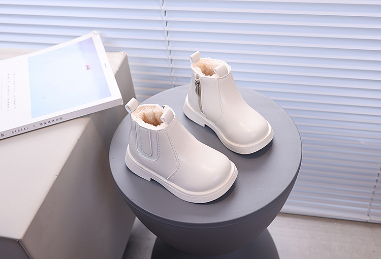 Kurze 2024 Winter Neue Koreanische Ausgabe Mädchen Martin Mode Baby Baumwolle Mittlere und Kleine Kinder Warme Lederstiefel_voghion.com