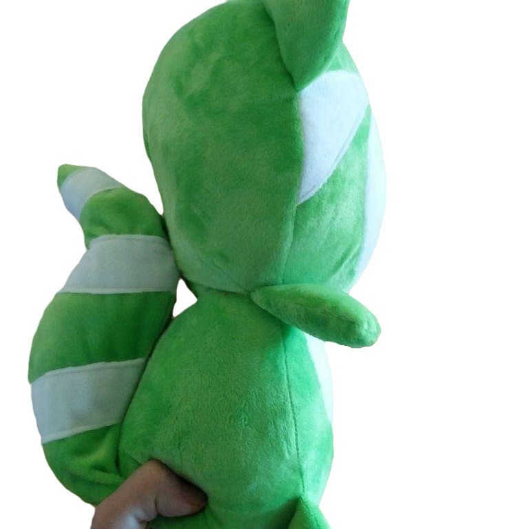 Sınır ötesi yeni ürünler şarkıcı The Weeknd Kiss Land peluş bebeği çevreliyor_voghion.com