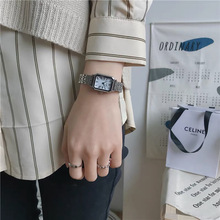 �W�tͬ���ֱ�Ů����ЌW��С���͹�С�ɾ���Ůʿ�p����С����