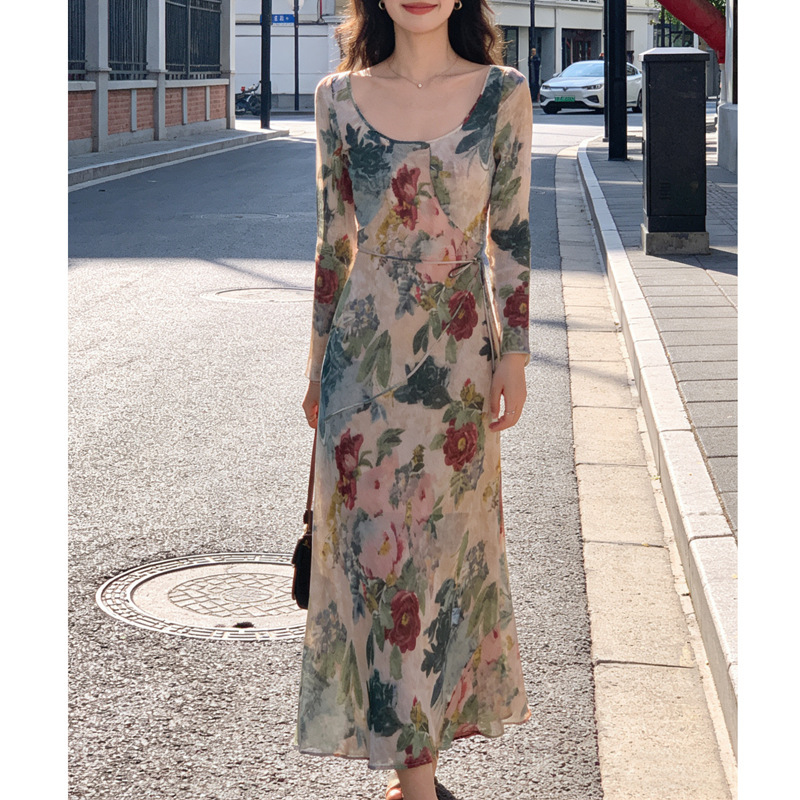 Re 2026 New Summer Women's Clothing French U-Neck Bias-Cut Retro Printed Silk Long Dress Two-Piece Set