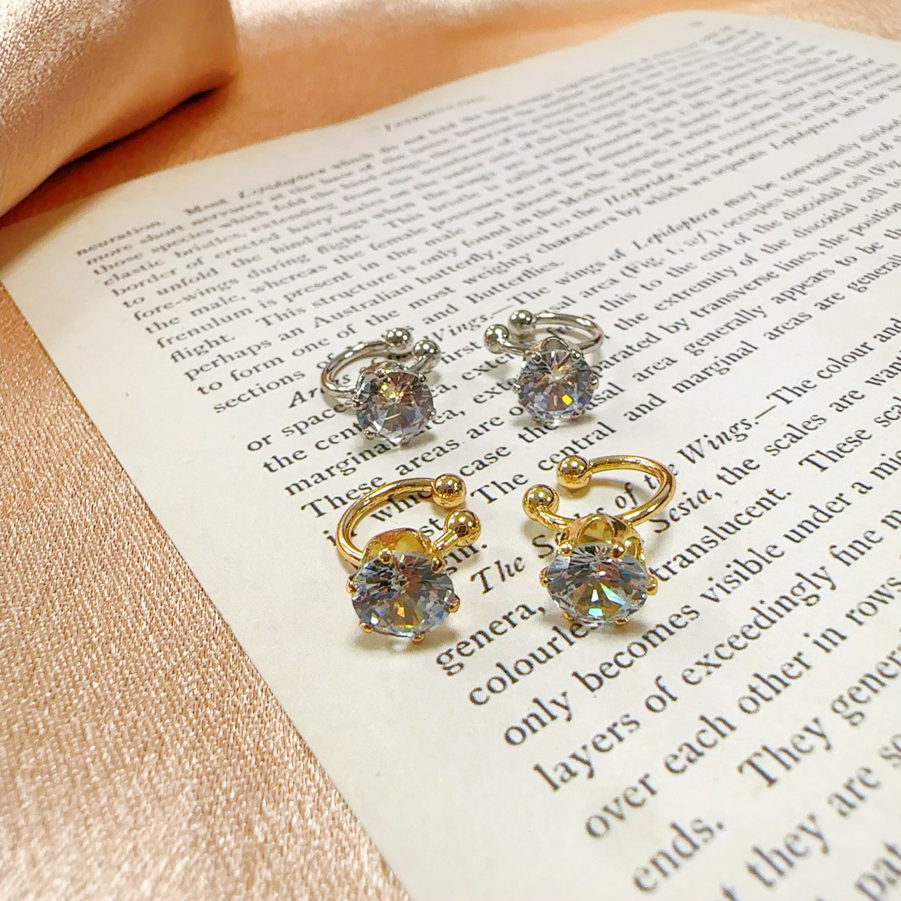 Pequeño diseño exquisito geometría tipo C diamante oreja clips estilo personalidad ligera lujosa fría joyas joyas