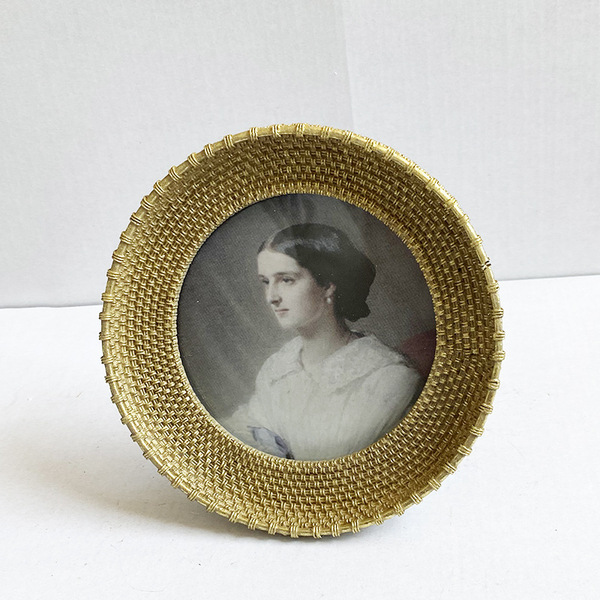 Wall retro photo frame