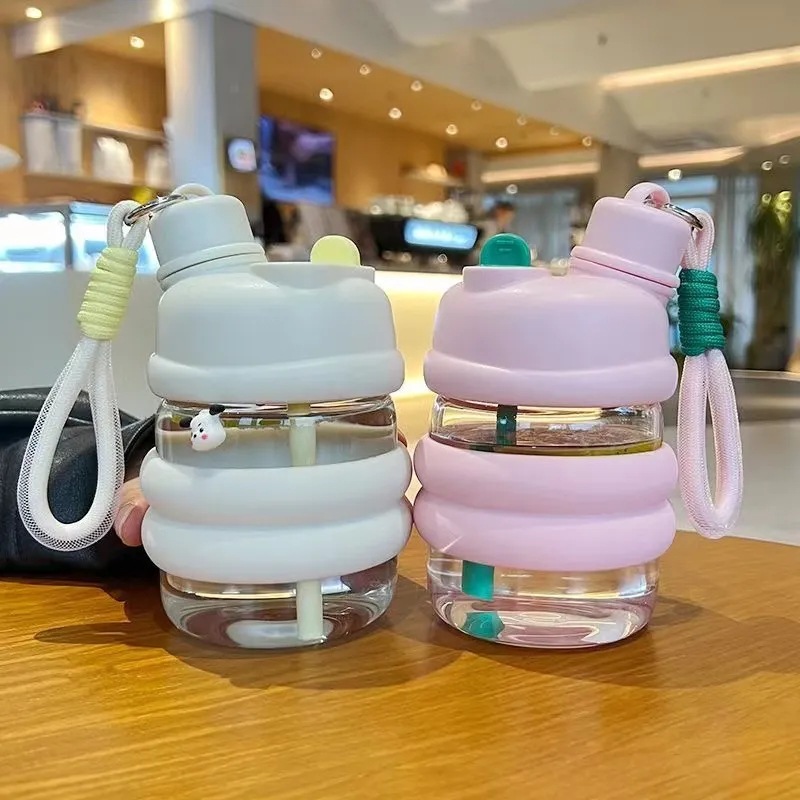 Taza de plástico para chicas, resistente al calor, con pajita, diseño 2025 - Mayorista